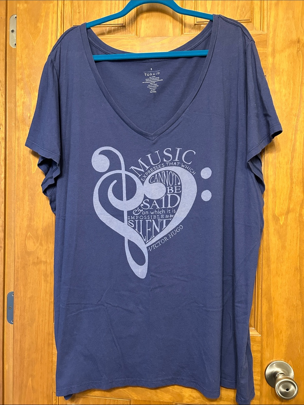 Torrid Music Heart tee Size 5 Hugo Quote